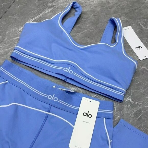 ALO Yoga Airline Women's Sports Bra and Leggings Set Sz M - Picture 2 of 6